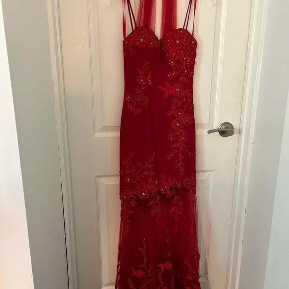 Red embroidered beaded grad dress. Formal gown - Picture 4 of 11